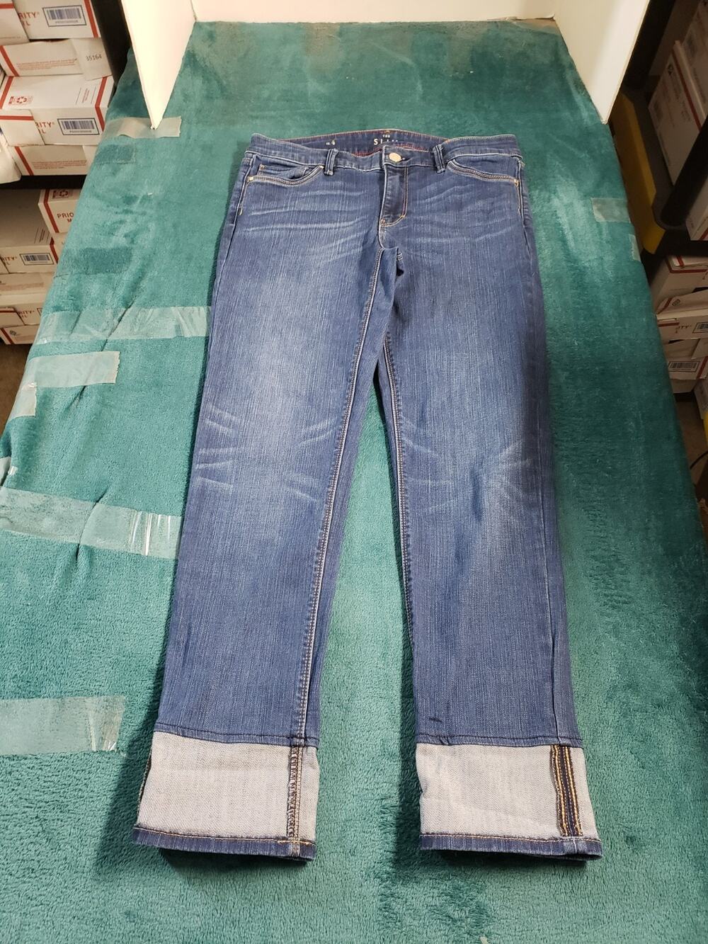 White House Black Market Jeans Size 4 Women Blue Pants Mid Rise Slim Cuffed Crop